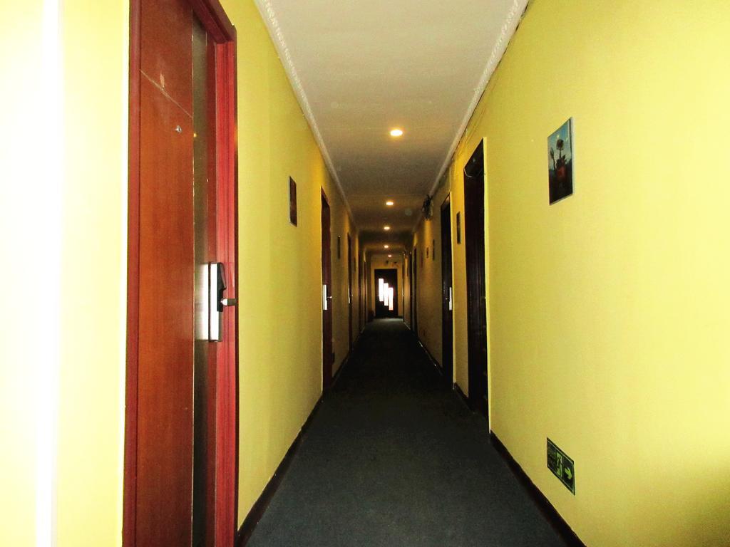 25°C Four Season Youth Hostel Qingdao Exterior foto